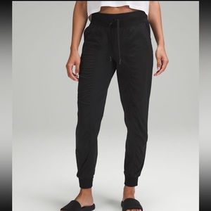 Dance studio mid-rise jogger